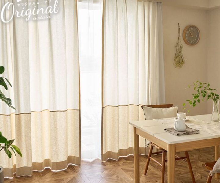 壁色に合わせベージュ・アイボリー系にした例