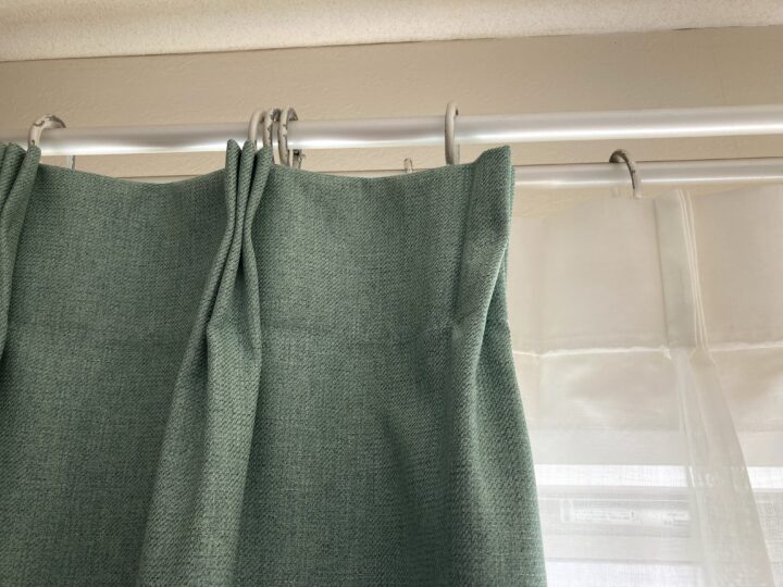 レールを見せるAフック